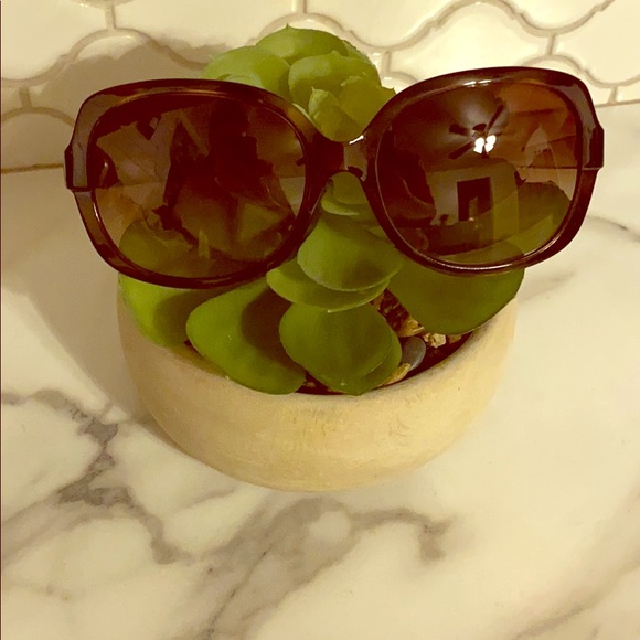 Michael Kors vintage look Sunnies. - Picture 1 of 3